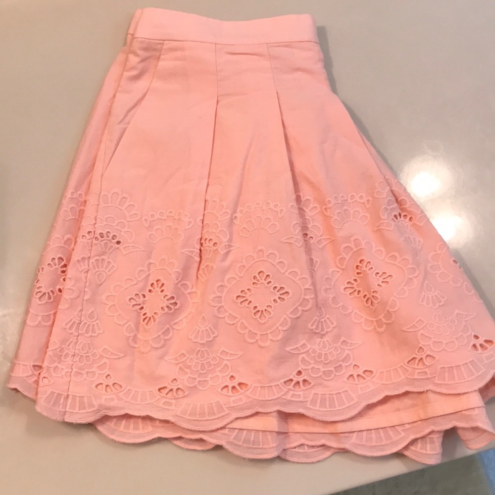 Adorable J Crew skort in a peach eyelet style!